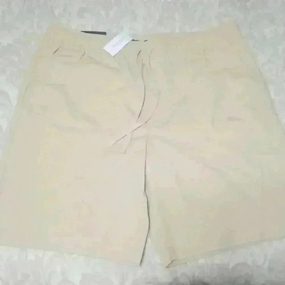 Banana Republic 9" Deck Shorts - Picture 11 of 14